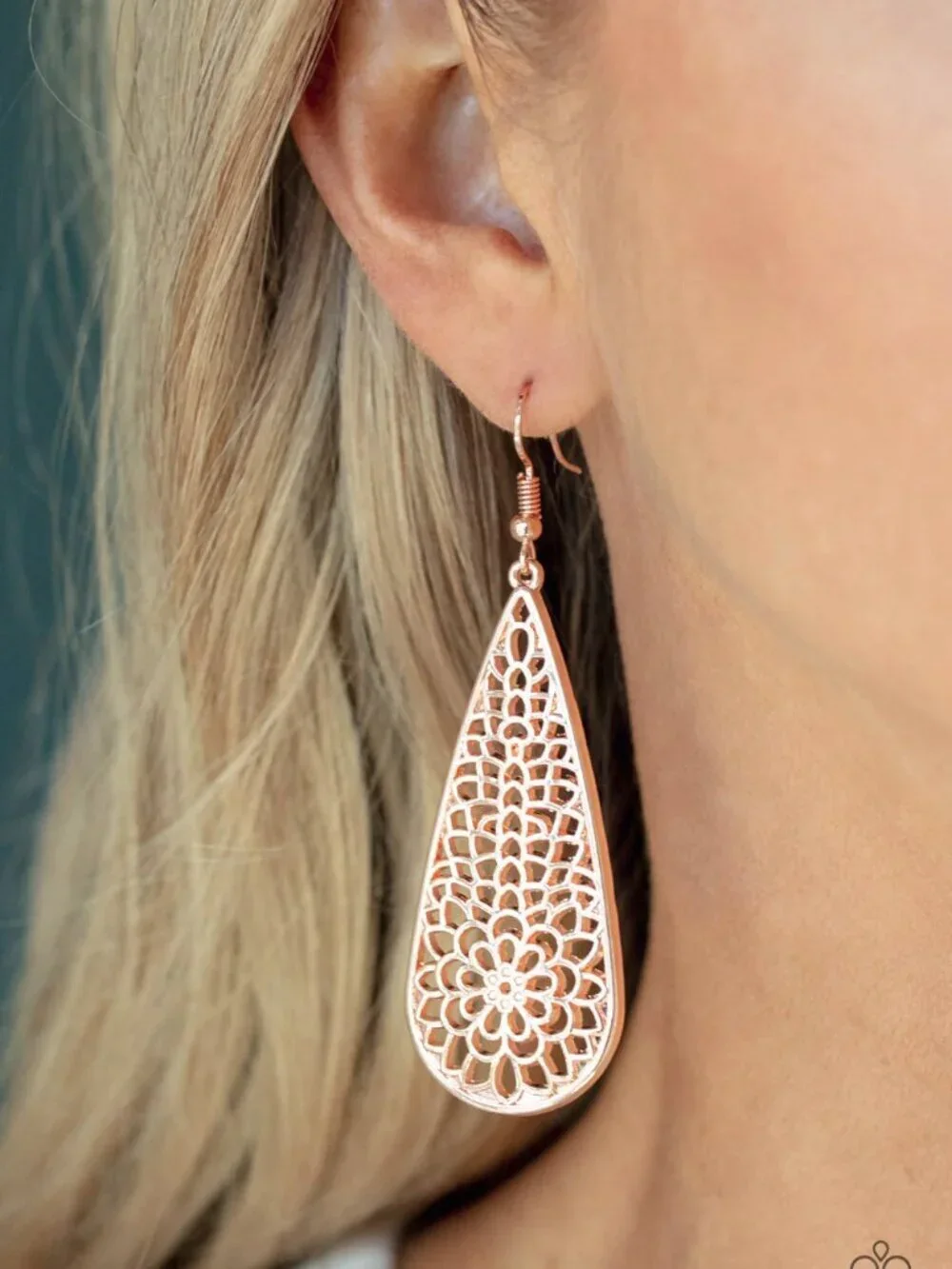 Paparazzi Jewelry Accessories - Posy Pasture - Rose Gold Earrings - Vintage